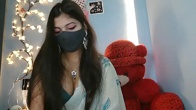 Reena Singh53 online show from 10.05.25