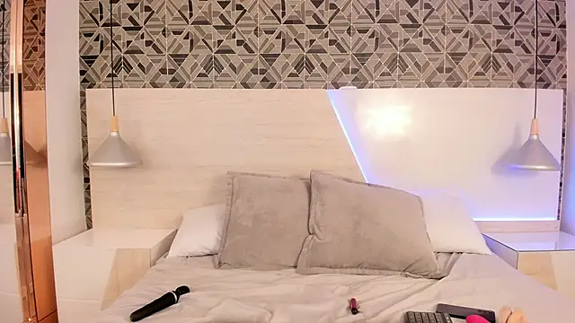 IvannaAnggel online show from 02.18.25