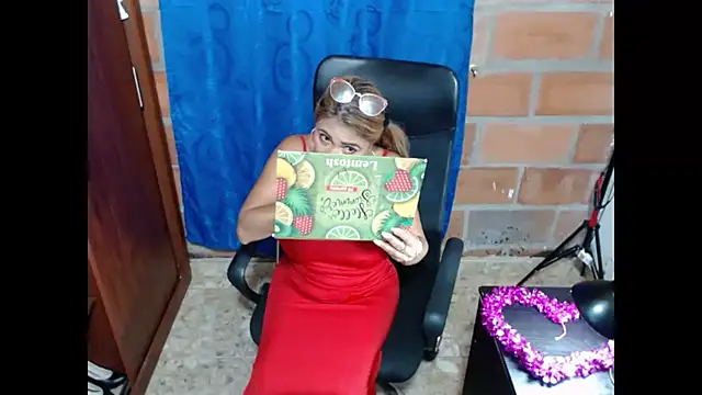 Rennatabothwell01 online show from 02.14.25