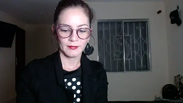 Snapshot of Hanny_24 chatting on 12.18.24 Hanny 24 online show from 12.18.24