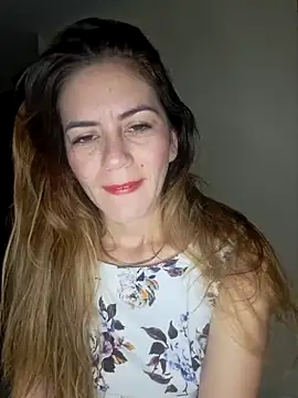 Snapshot of Hanny_24 chatting on 03.05.25 Hanny 24 online show from 03.05.25
