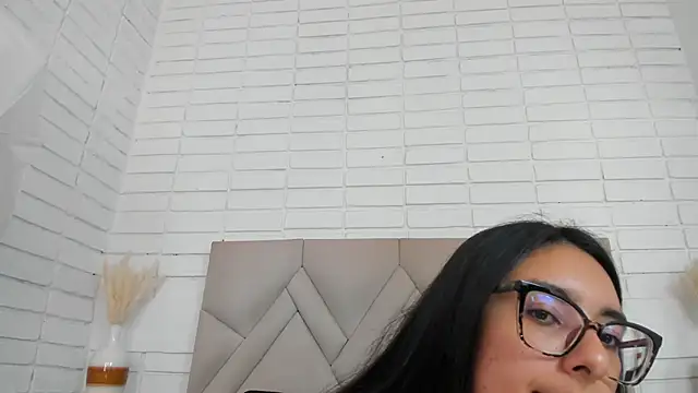 Isis Osman online show from 10.28.25