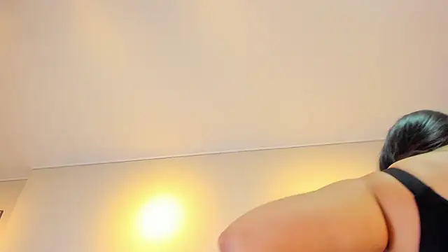 Isis Osman online show from 02.28.26