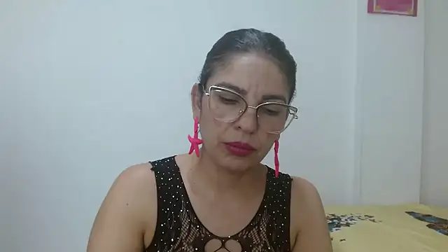 anybellucci43 online show from 12.16.24