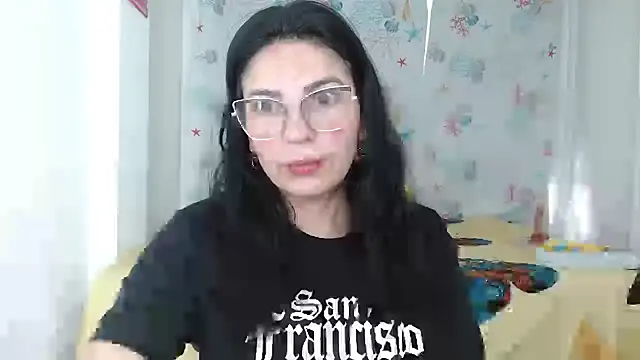 anybellucci43 online show from 12.20.24