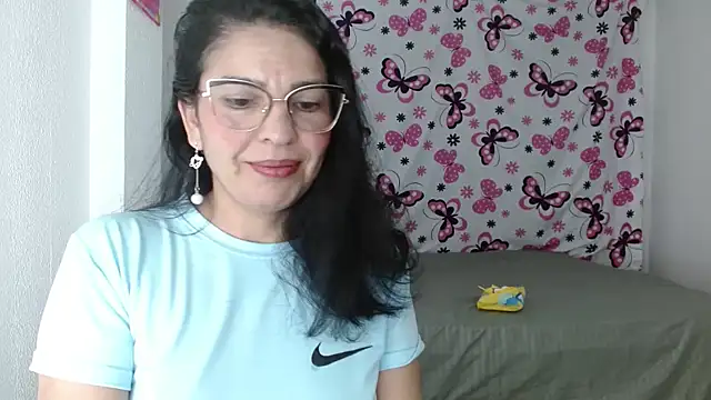 anybellucci43 online show from 12.27.24