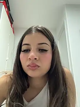 AnitaKariri online show from 02.14.25