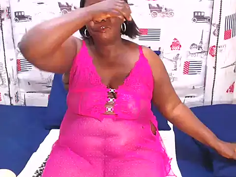 Honeybumsx32 online show from 10.08.25