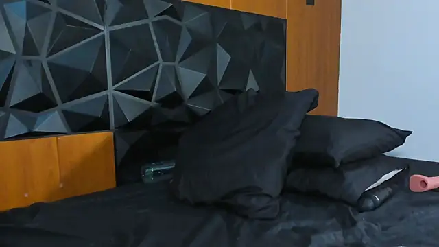 Wendy Marchall online show from 01.07.25