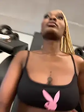 Snapshot of mmbaliii chatting on 10.22.25 mmbaliii online show from 10.22.25