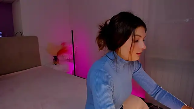 Snapshot of Laura_Leee chatting on 02.20.25 Laura Leee online show from 02.20.25