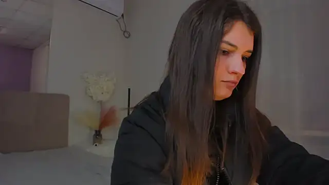 Snapshot of Laura_Leee chatting on 03.19.25 Laura Leee online show from 03.19.25
