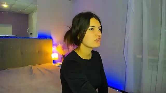 Laura Leee online show from 11.20.25