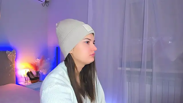 Laura Leee online show from 02.17.26