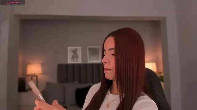 Snapshot of Madie__collins chatting on 09.17.25 Madie  collins online show from 09.17.25