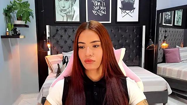 Snapshot of Madie__collins chatting on 09.27.25 Madie  collins online show from 09.27.25