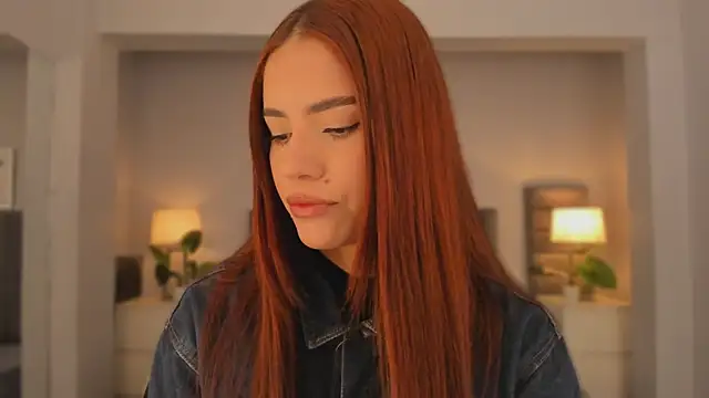 Snapshot of Madie__collins chatting on 09.28.25 Madie  collins online show from 09.28.25