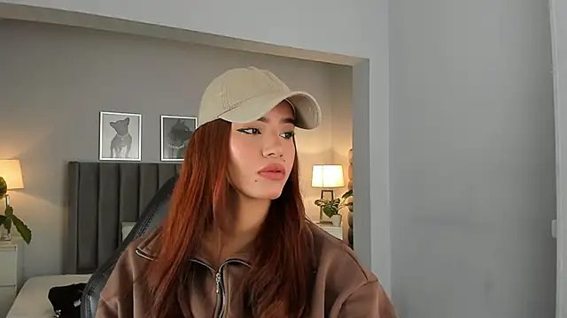 Snapshot of Madie__collins chatting on 10.12.25 Madie  collins online show from 10.12.25