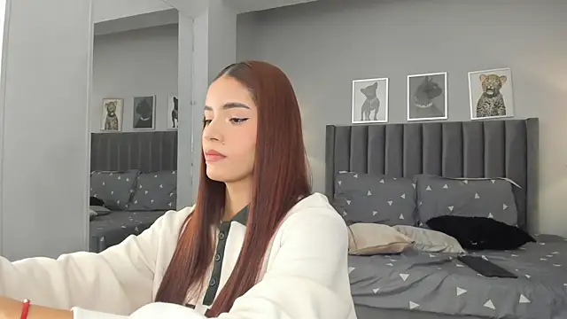 Snapshot of Madie__collins chatting on 10.17.25 Madie  collins online show from 10.17.25