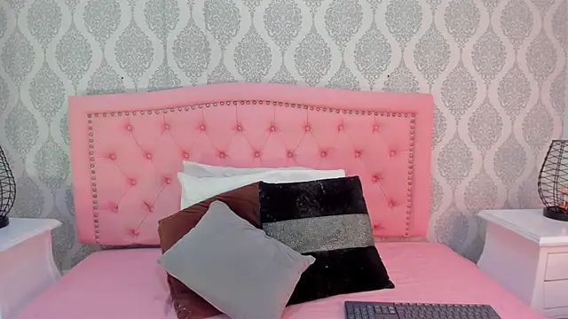 martina rivera  online show from 10.02.25