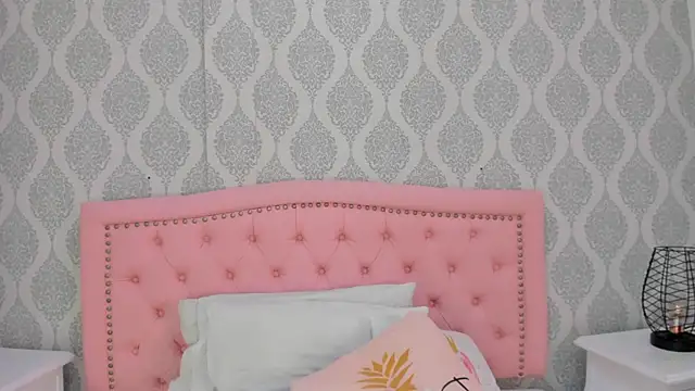 martina rivera  online show from 10.12.25