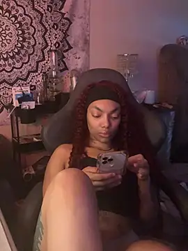 butterflybootyy online show from 12.13.24