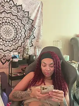 butterflybootyy online show from 12.13.24