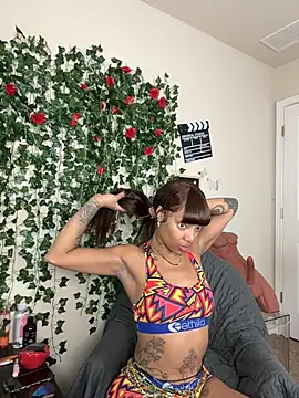 butterflybootyy online show from 11.04.25