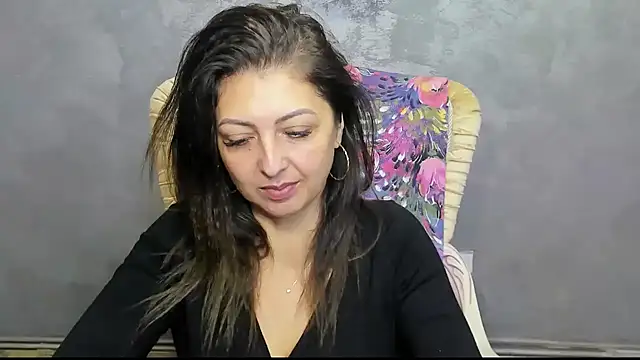 Snapshot of DivinSandra chatting on 12.02.24 DivinSandra online show from 12.02.24