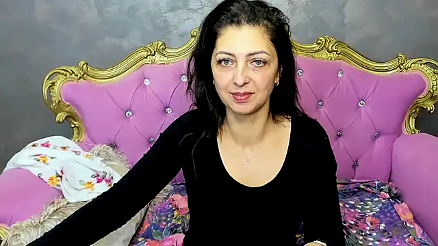 Snapshot of DivinSandra chatting on 01.05.25 DivinSandra online show from 01.05.25