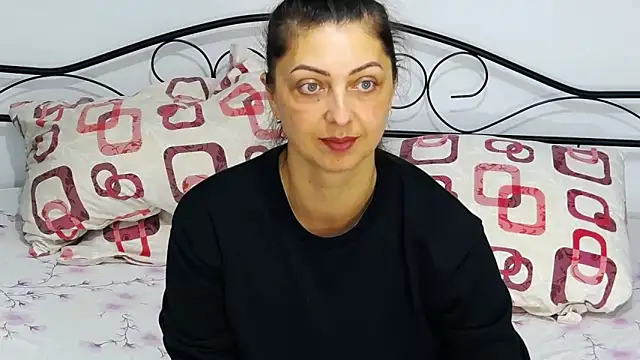 Snapshot of DivinSandra chatting on 02.07.25 DivinSandra online show from 02.07.25