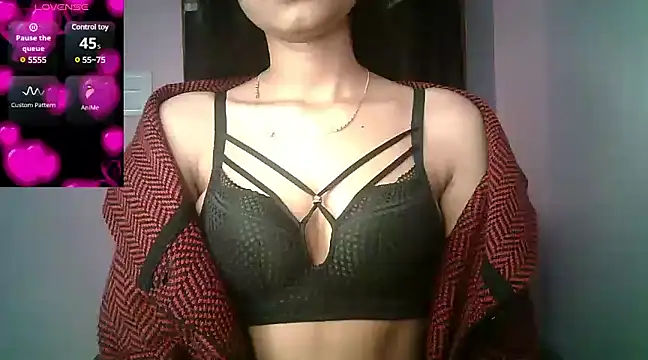 Snapshot of Aaisha_urs chatting on 01.07.25 Aaisha urs online show from 01.07.25