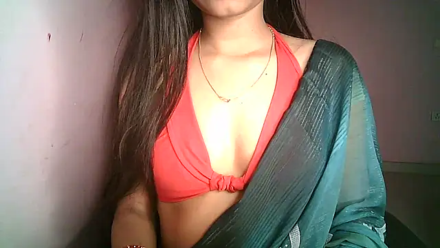 Snapshot of Aaisha_urs chatting on 02.08.25 Aaisha urs online show from 02.08.25
