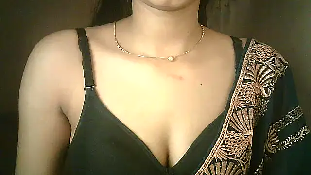 Snapshot of Aaisha_urs chatting on 03.10.25 Aaisha urs online show from 03.10.25