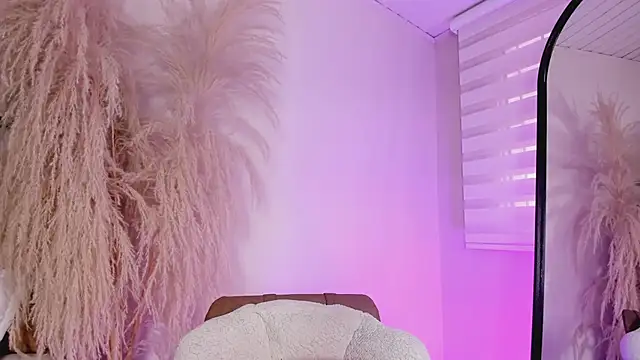 Snapshot of ariana_rosse__ chatting on 02.04.25 ariana rosse   online show from 02.04.25