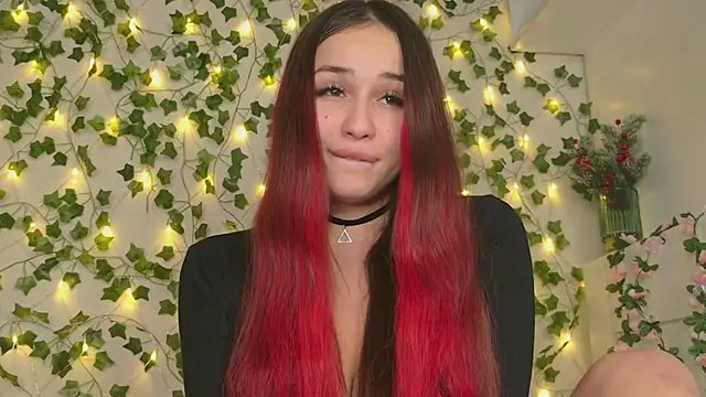 Snapshot of Brenda_M00n chatting on 12.28.24 Brenda M00n online show from 12.28.24