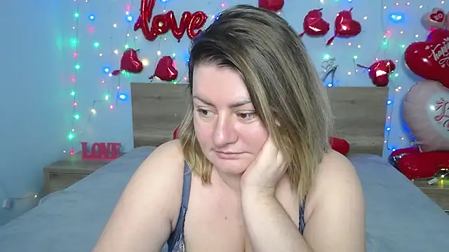 ZannaDreil online show from 02.13.25