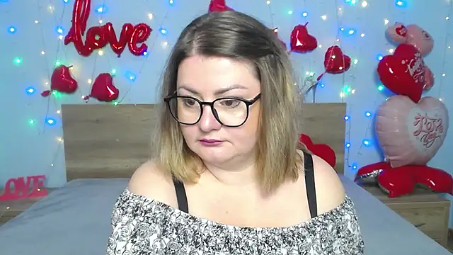 ZannaDreil online show from 02.19.25