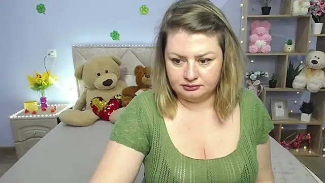 ZannaDreil online show from 03.14.25