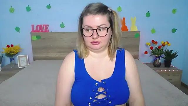 ZannaDreil online show from 03.23.25