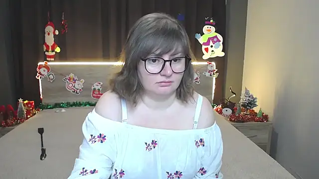 ZannaDreil online show from 12.17.25