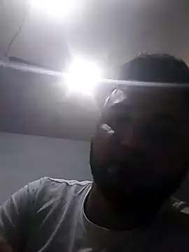 Snapshot of SINUECASTILLO chatting on 01.05.25 SINUECASTILLO online show from 01.05.25