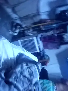 Snapshot of SINUECASTILLO chatting on 02.04.25 SINUECASTILLO online show from 02.04.25