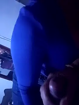 Snapshot of SINUECASTILLO chatting on 02.13.25 SINUECASTILLO online show from 02.13.25