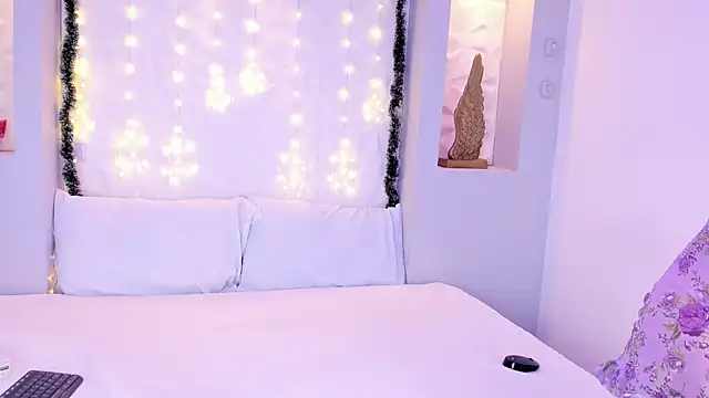 EmilyRouss  online show from 12.03.25