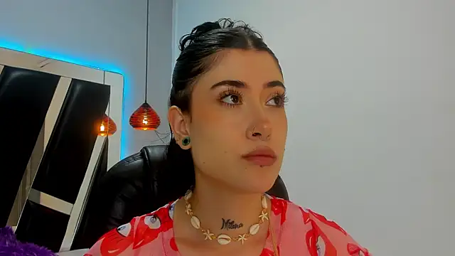 melody suarez online show from 12.28.24