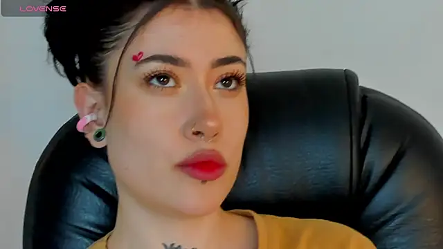 melody suarez online show from 01.14.25