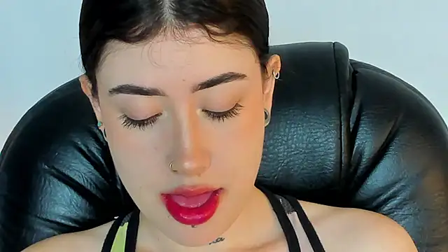 melody suarez online show from 01.26.25