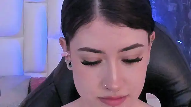 melody suarez online show from 02.07.25