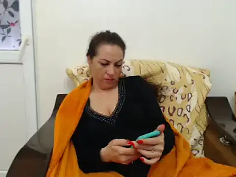 Snapshot of MissElla chatting on 03.20.25 MissElla online show from 03.20.25
